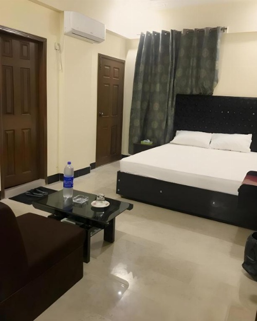 Hotel Second Home Karachi image 17
